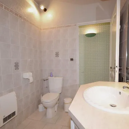 1 Bedroom Awesome In Hébergement de vacances